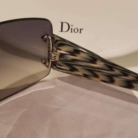 Dior Sunglasses - Picture 4 of 5